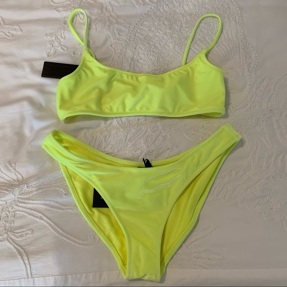 Triangl bikini NWT